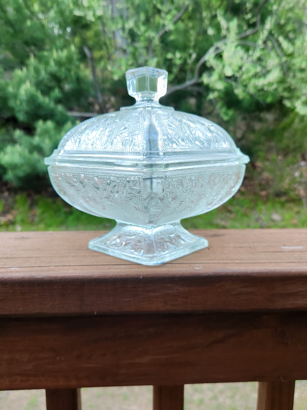 Vintage Jeannette Glass Acorn And Oak Leaf Square Candy Dish W/ Lid - Picture 8 of 16